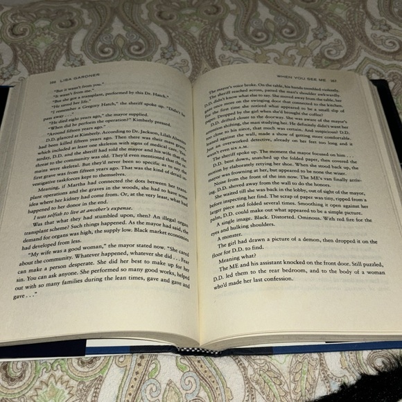 GUC when you see me novel Hardcover by Lisa Gardner - Picture 4 of 4